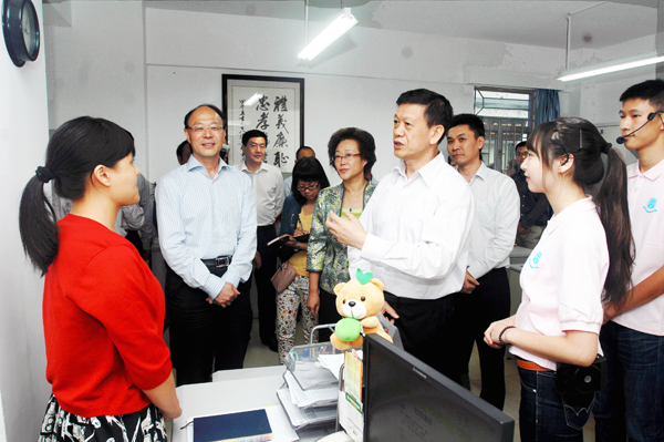 2014年11月11日，深圳市委副書記戴北方來我校調研。